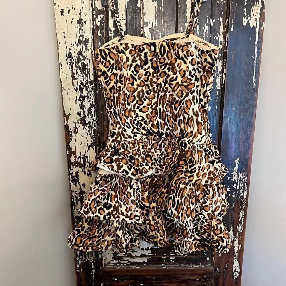Guess Los Angeles Animal Print Sweetheart neck sun dress w ruffles.âSize Small